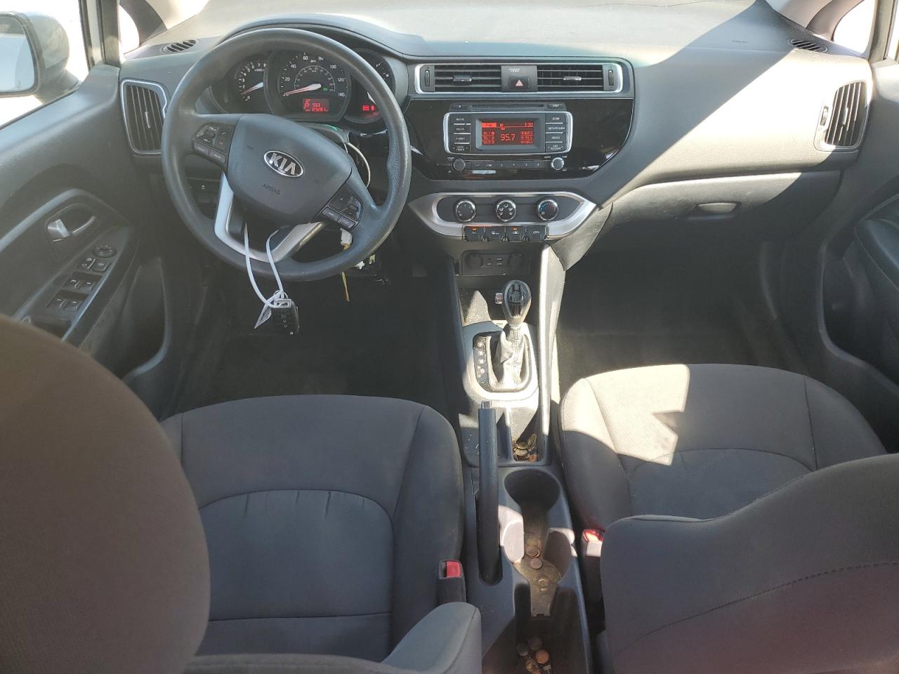 KNADM4A37H6010780 2017 Kia Rio Lx