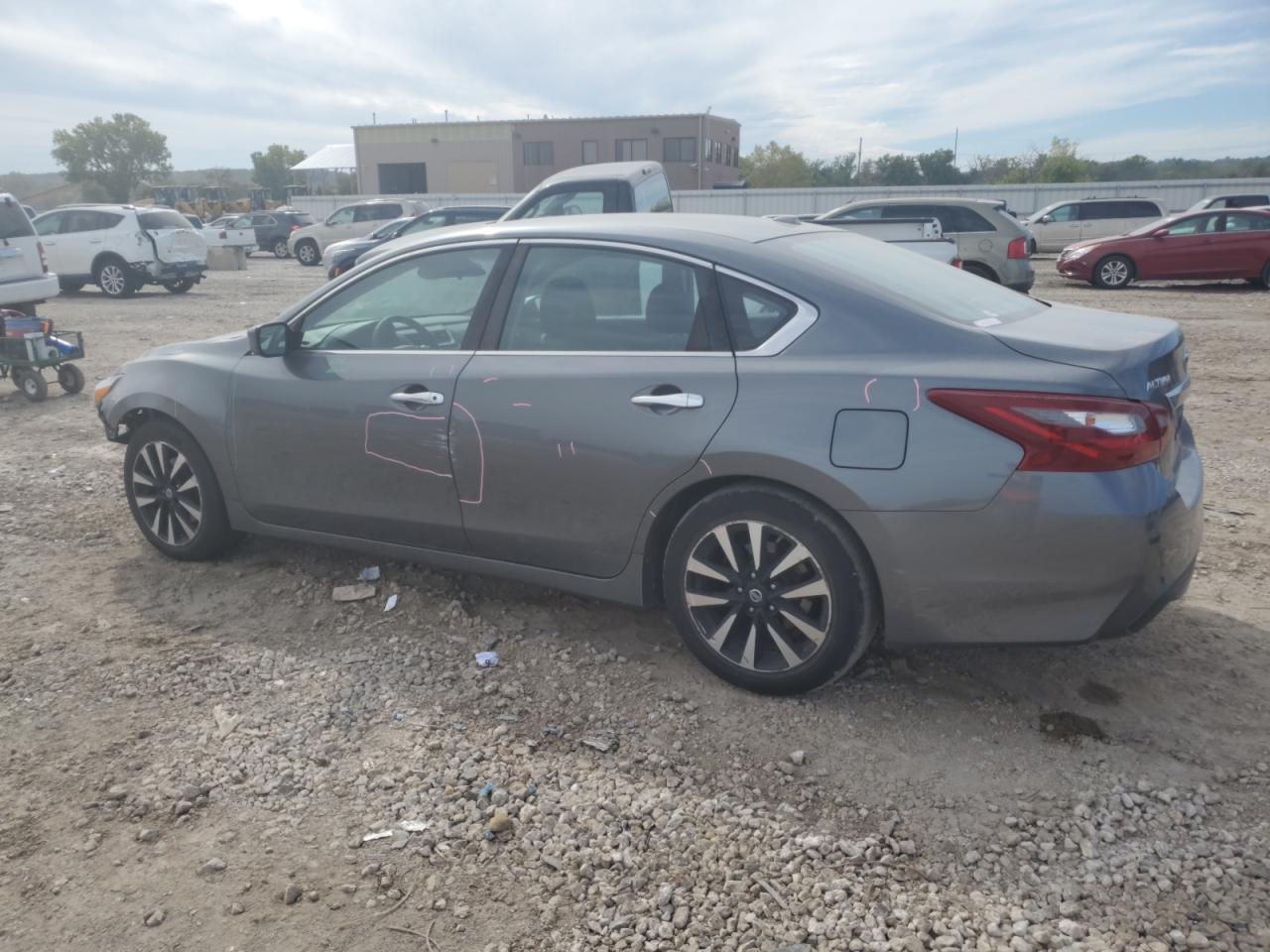 1N4AL3AP4JC204766 2018 NISSAN ALTIMA - Image 2