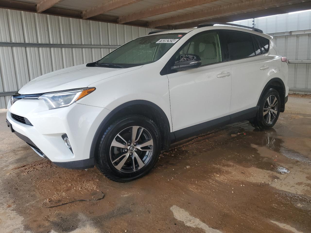 JTMRFREV3HJ709204 2017 TOYOTA RAV 4 - Image 1