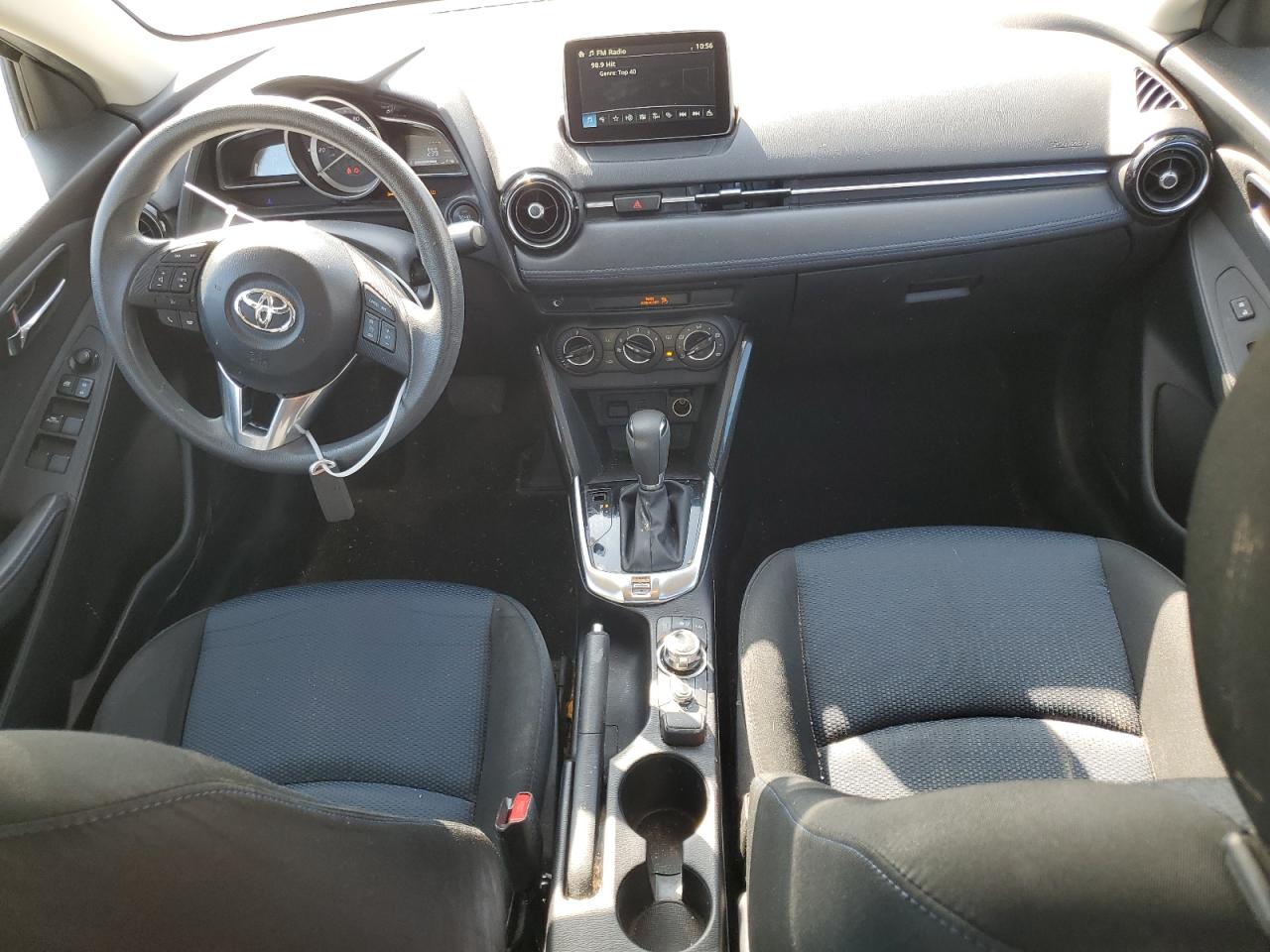 3MYDLBYV9JY326487 2018 Toyota Yaris Ia