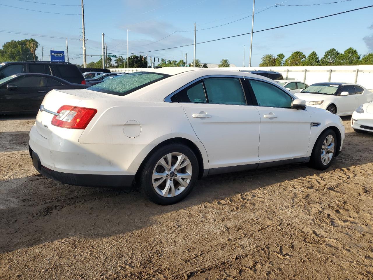 2011 Ford Taurus - Image 3