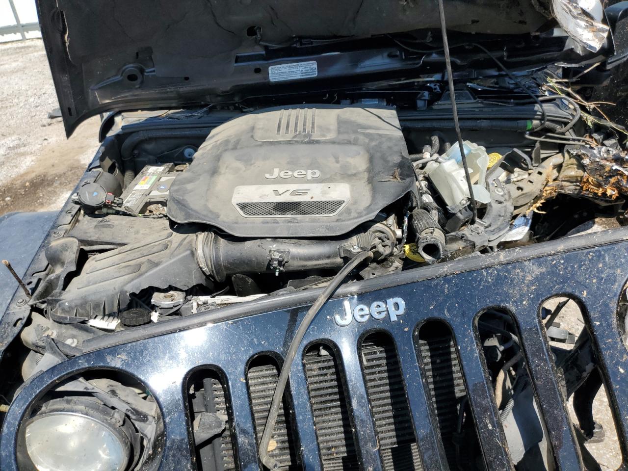 1C4HJWEG7EL165767 2014 Jeep Wrangler Unlimited Sahara