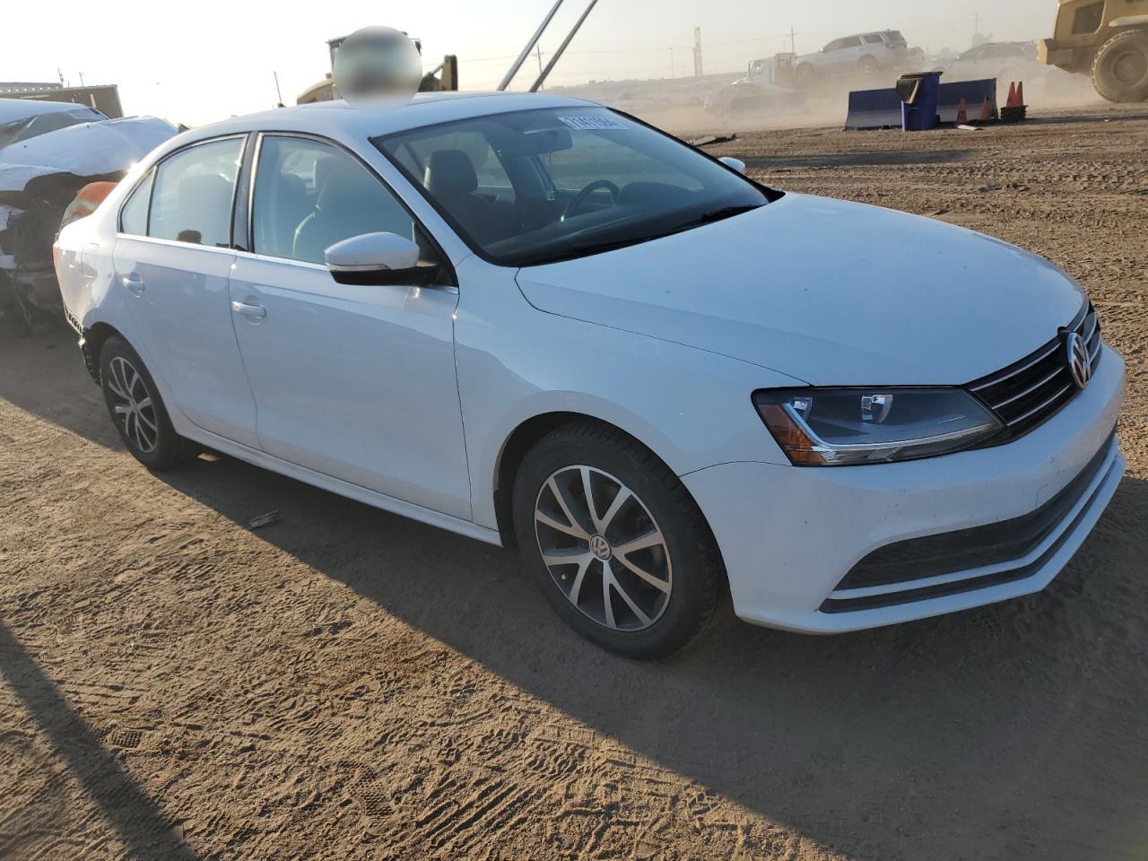 2017 Volkswagen Jetta - Image 4