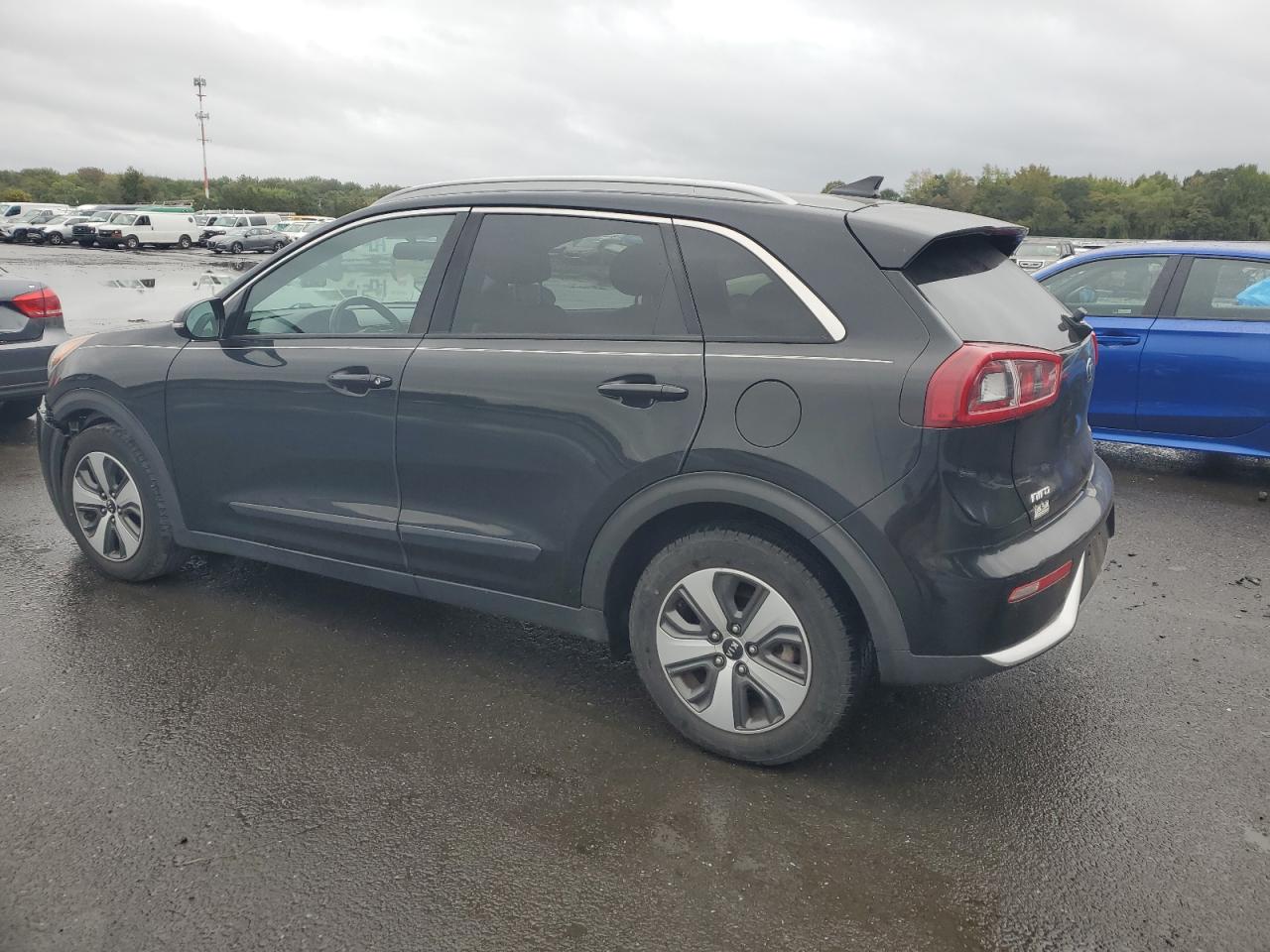 KNDCC3LC0H5041335 2017 KIA NIRO - Image 2