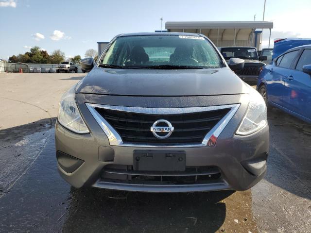  NISSAN VERSA 2017 Сірий