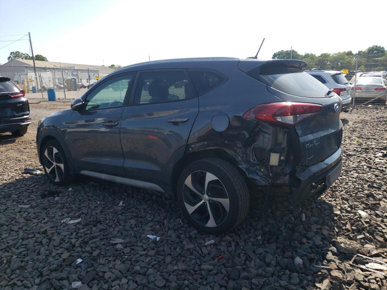 KM8J3CA25HU429406 2017 HYUNDAI TUCSON - Image 2