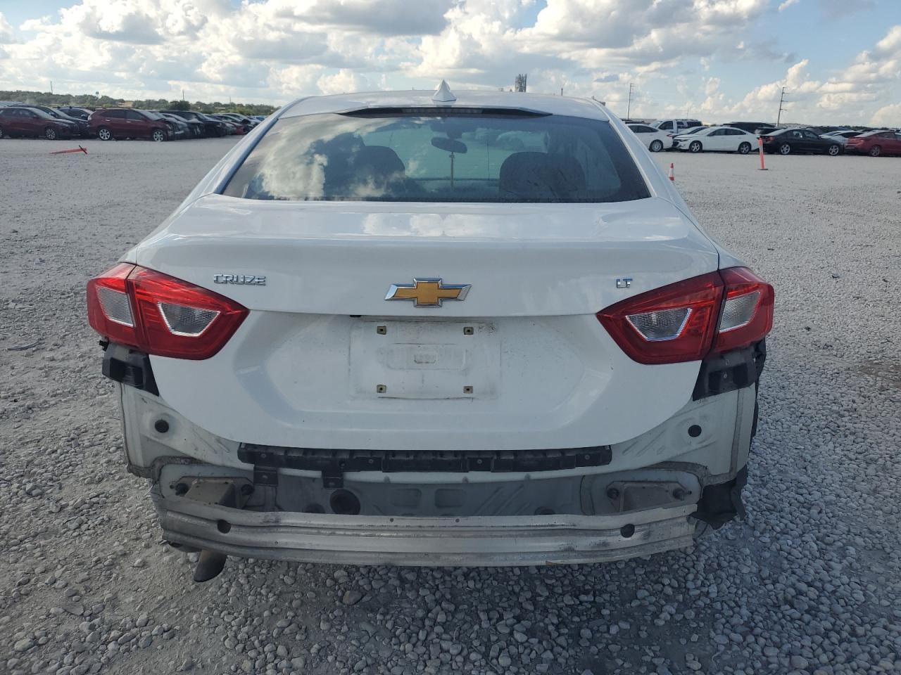 1G1BE5SM8J7115647 2018 Chevrolet Cruze Lt