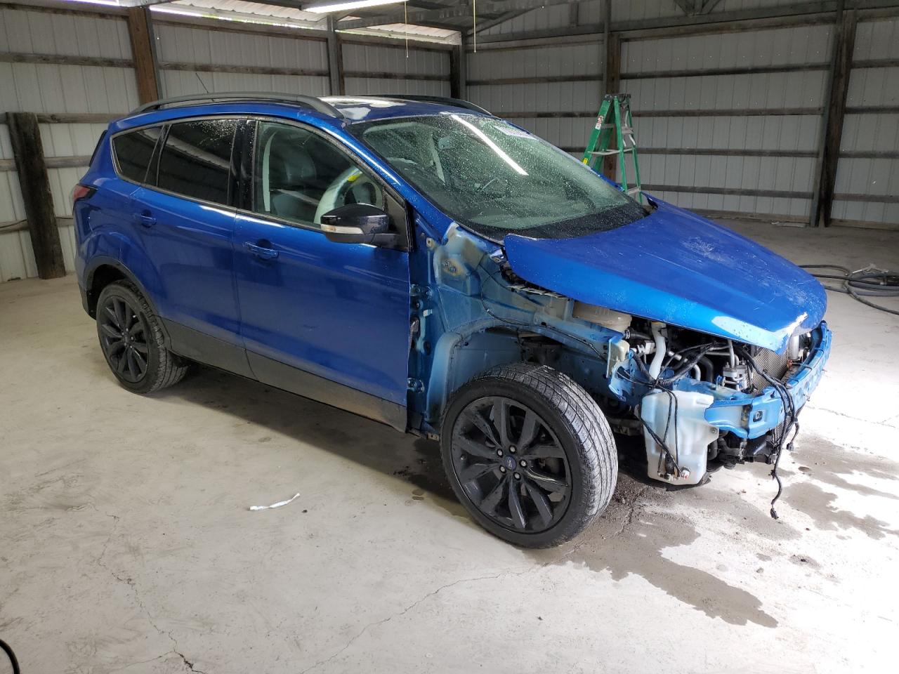 1FMCU9JDXHUE32974 2017 Ford Escape Titanium