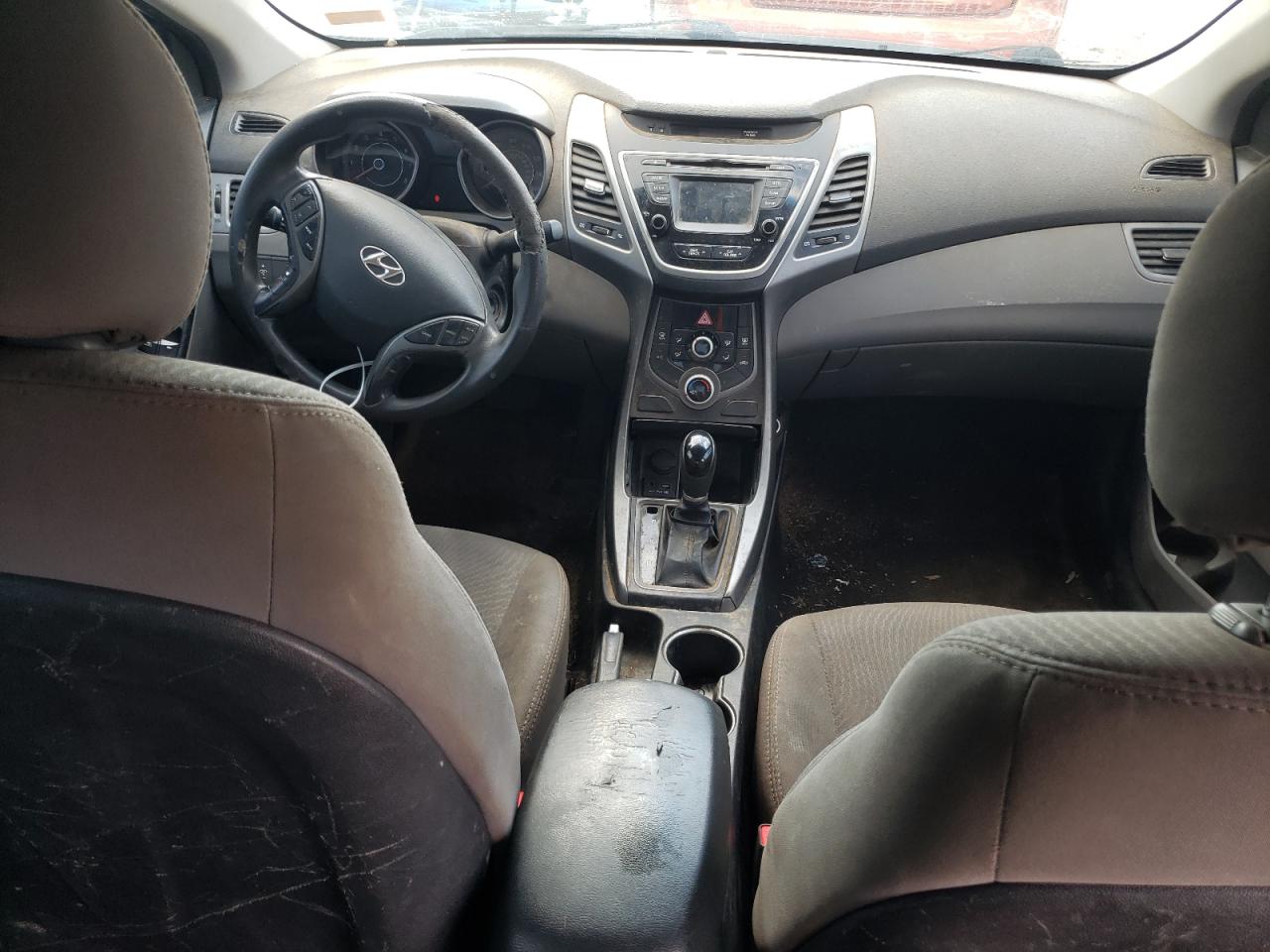 2016 Hyundai Elantra - Image 8