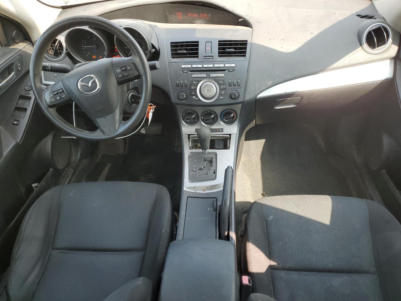 2011 Mazda 3 - Image 8