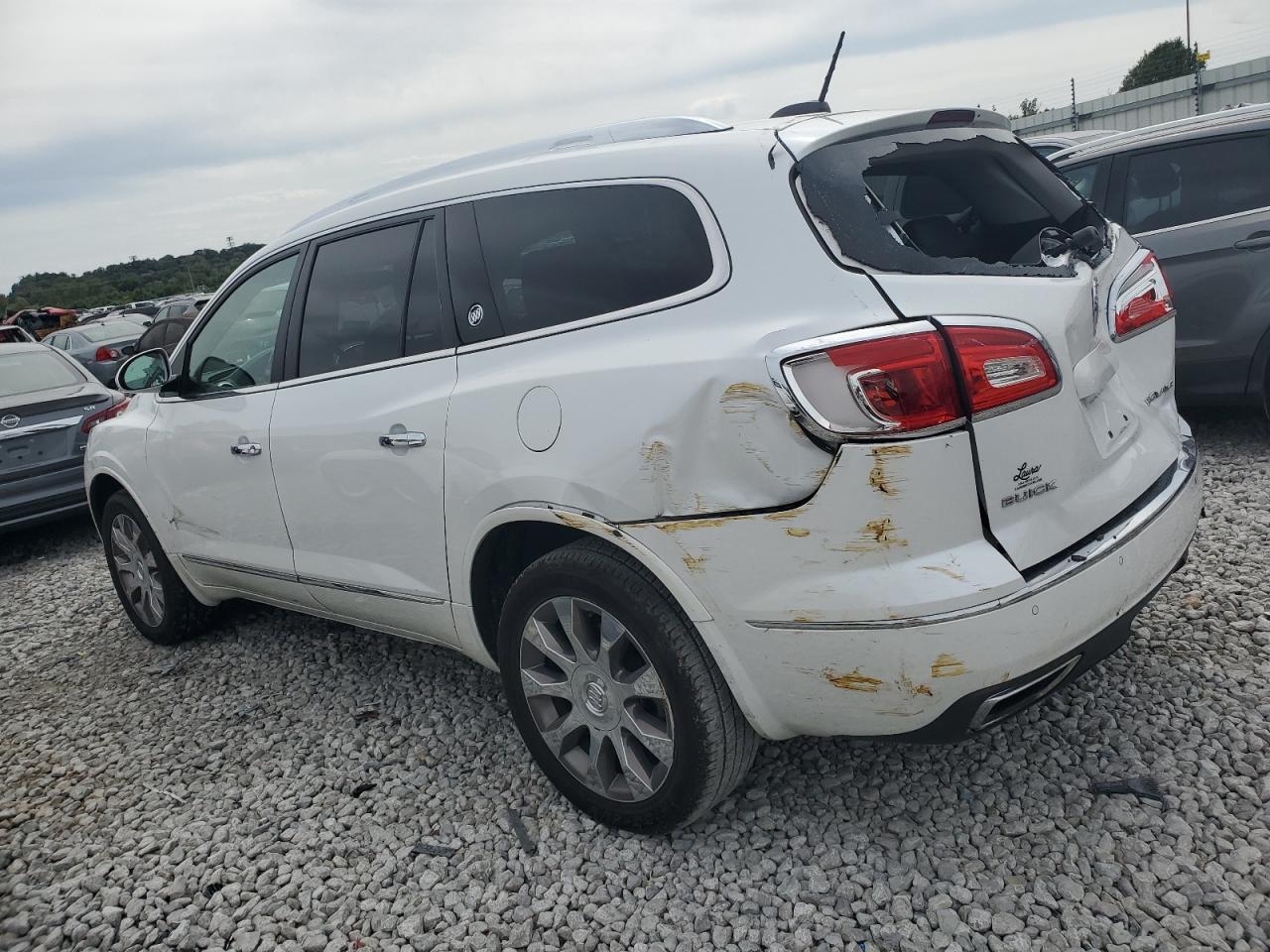 5GAKRBKD7HJ113803 2017 BUICK ENCLAVE - Image 2