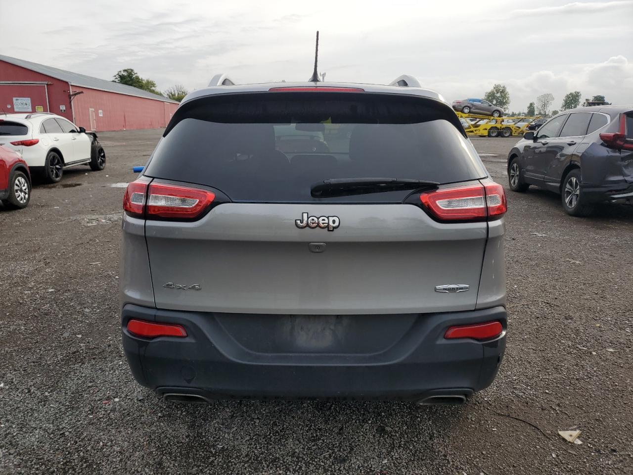 2015 Jeep Cherokee Latitude VIN: 1C4PJMCS8FW575503 Lot: 72322464