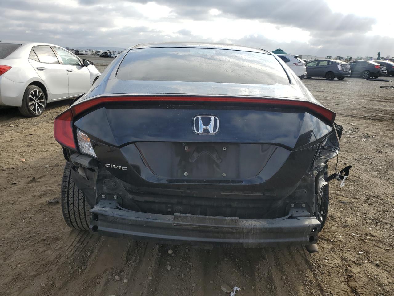 2HGFC4B59HH306835 2017 Honda Civic Lx