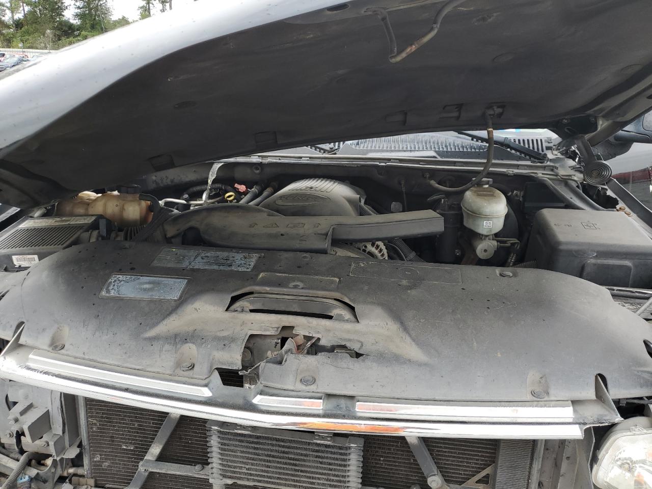 2003 Chevrolet Tahoe - Image 12