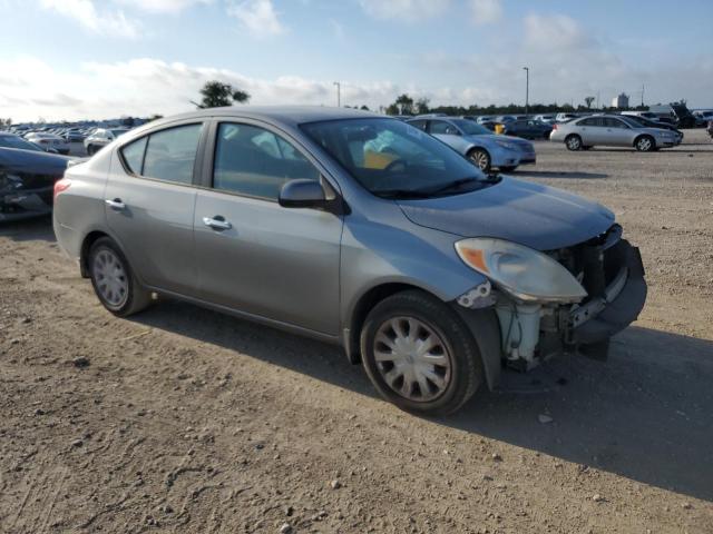  NISSAN VERSA 2013 Сріблястий