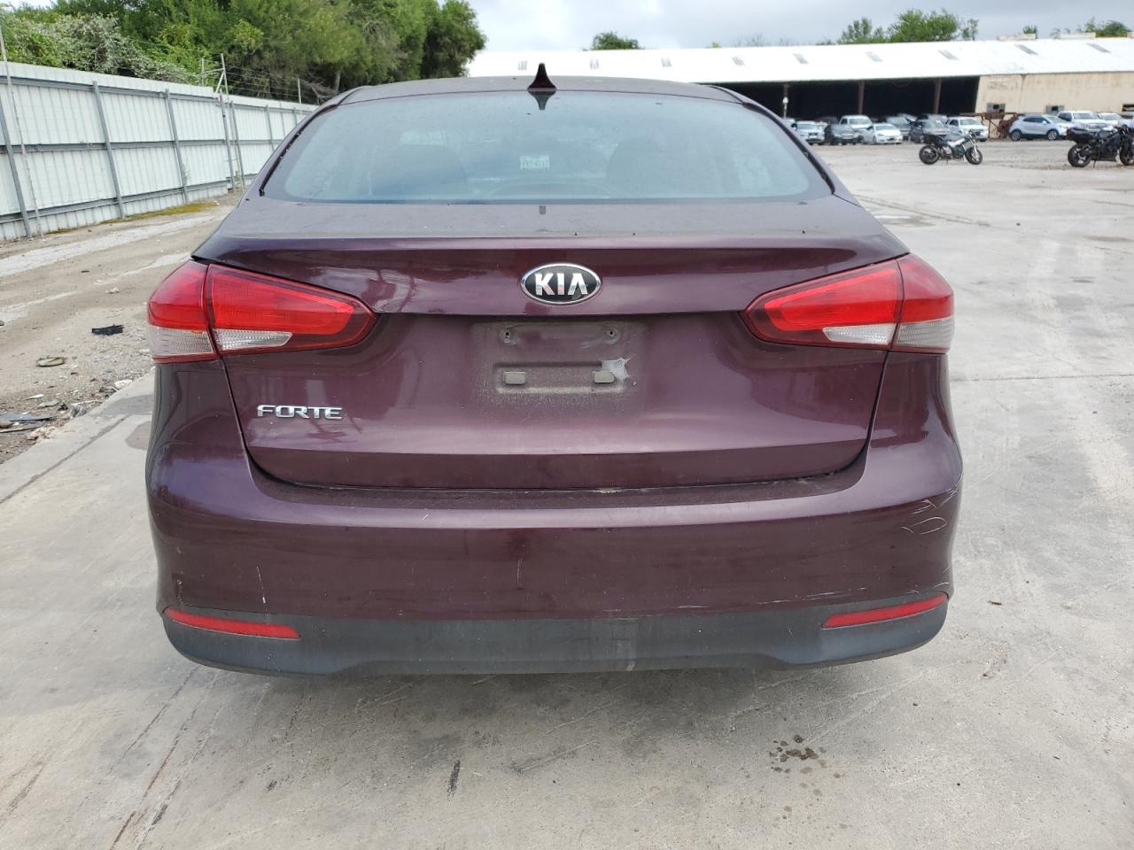 2017 Kia Forte Lx VIN: 3KPFK4A76HE052632 Lot: 60976855