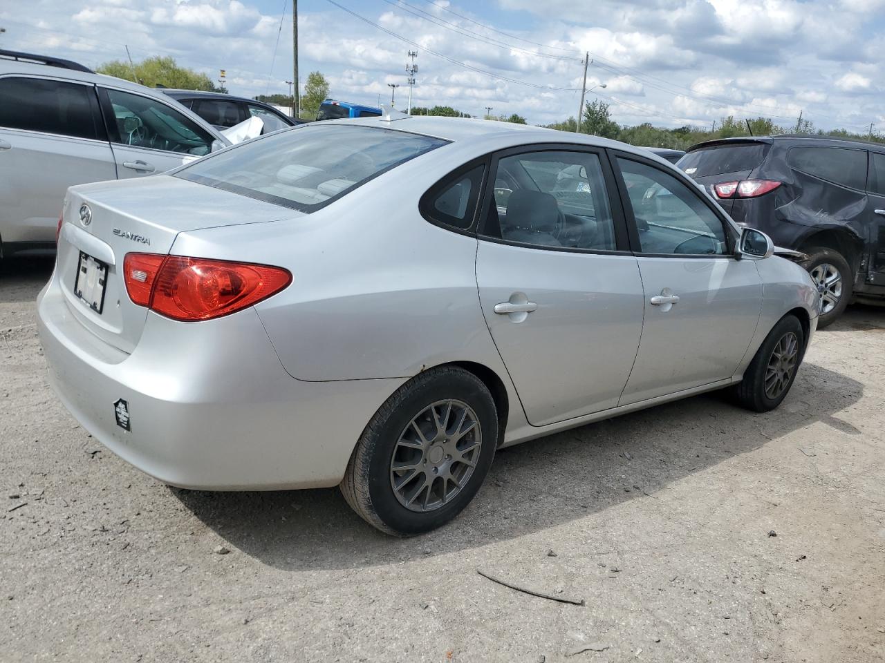 2009 Hyundai Elantra - Image 3