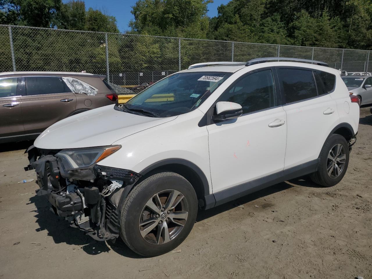 2T3RFREV6GW438946 2016 TOYOTA RAV 4 - Image 1