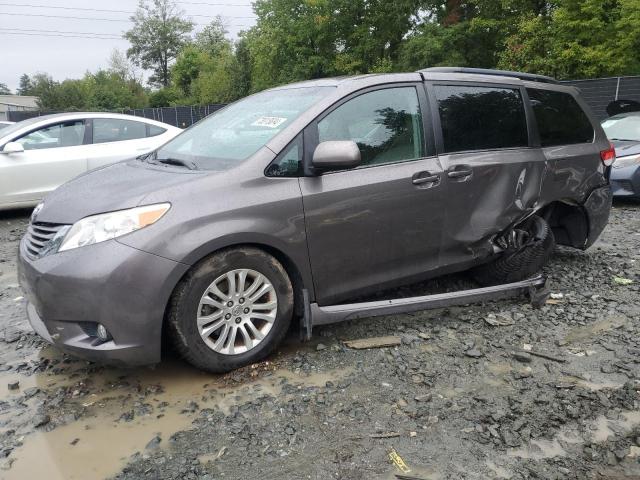 2014 Toyota Sienna Xle