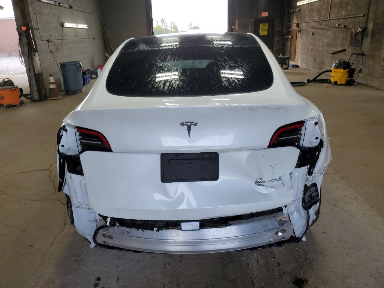 5YJYGDEE5LF043751 2020 Tesla Model Y