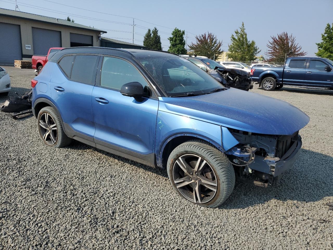 2019 Volvo Xc40 T5 R-Design VIN: YV4162UM0K2125001 Lot: 68396584