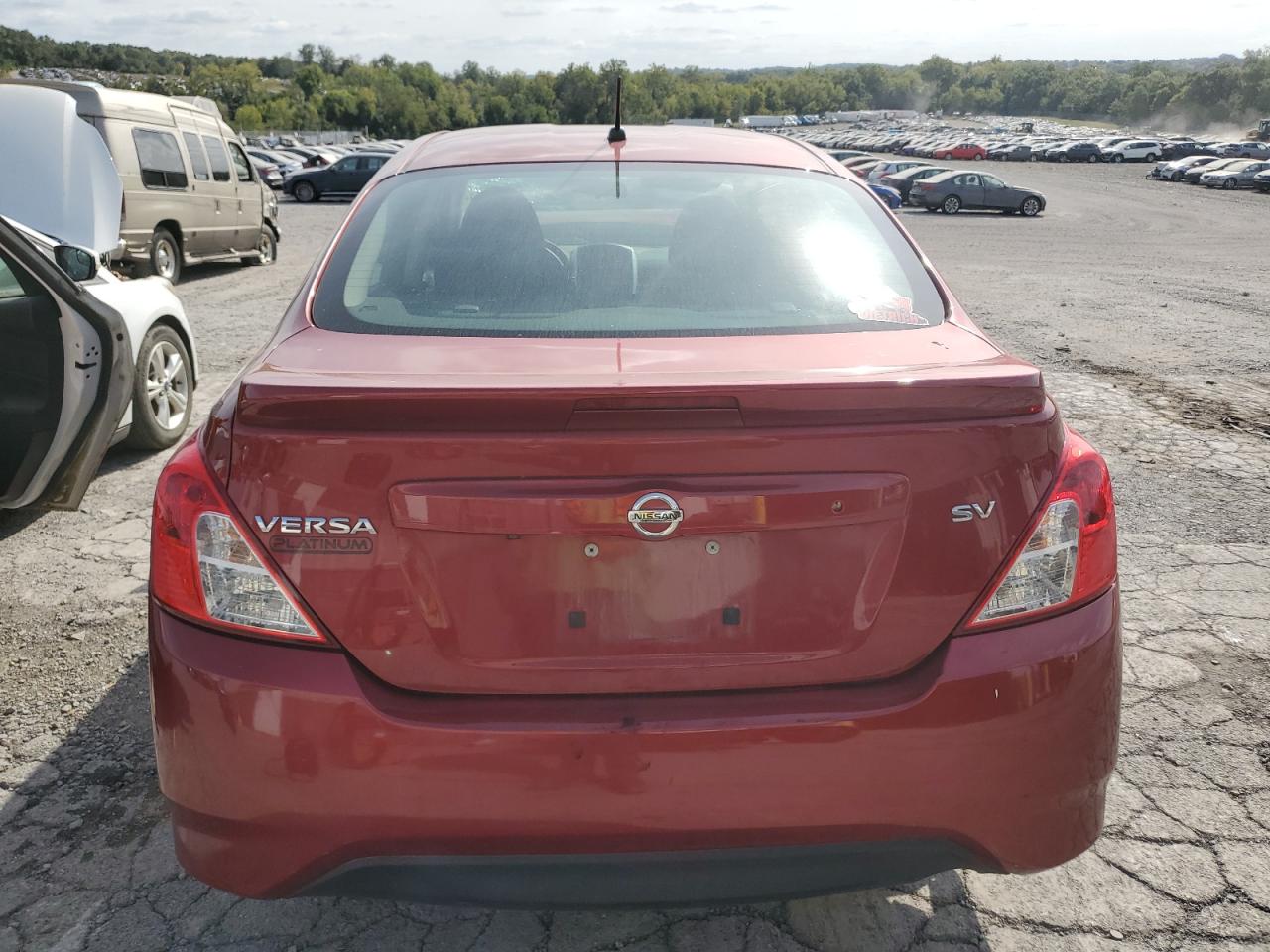 3N1CN7AP5JL879540 2018 Nissan Versa S