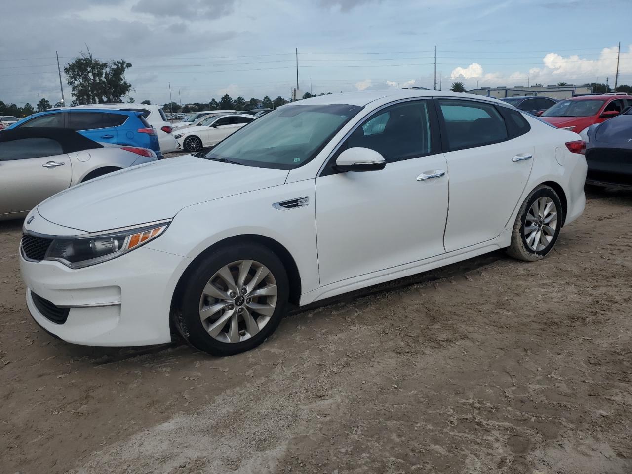 5XXGT4L36HG154919 2017 KIA OPTIMA - Image 1