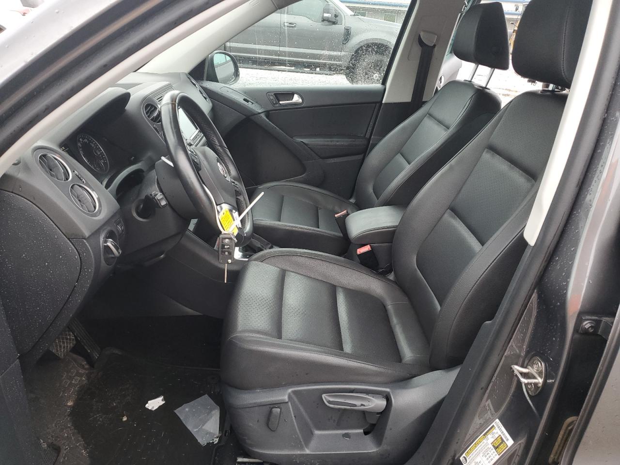 WVGAV7AX2FW571632 2015 Volkswagen Tiguan S