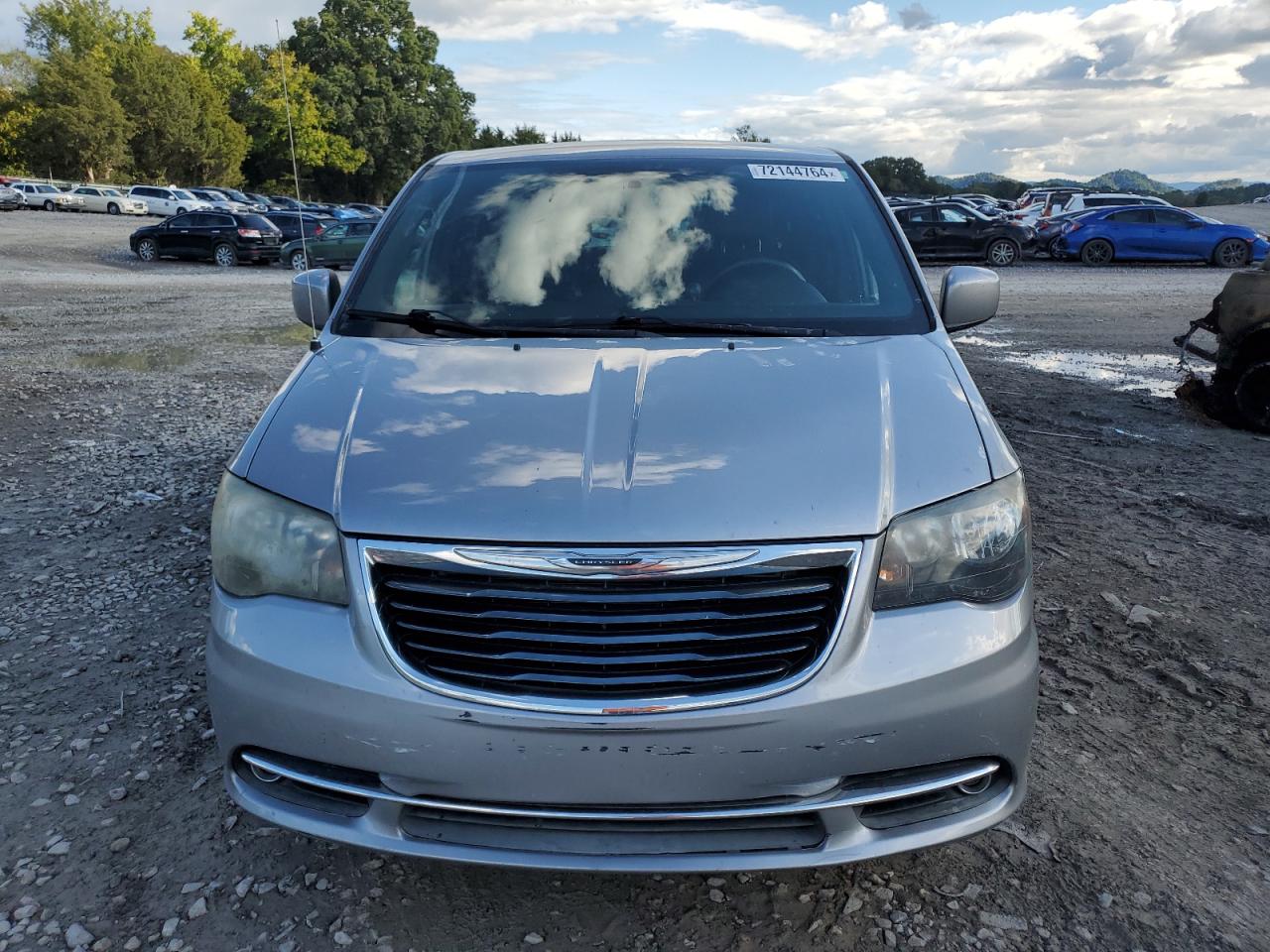 2014 Chrysler Town & Country S VIN: 2C4RC1HG3ER132706 Lot: 72144764