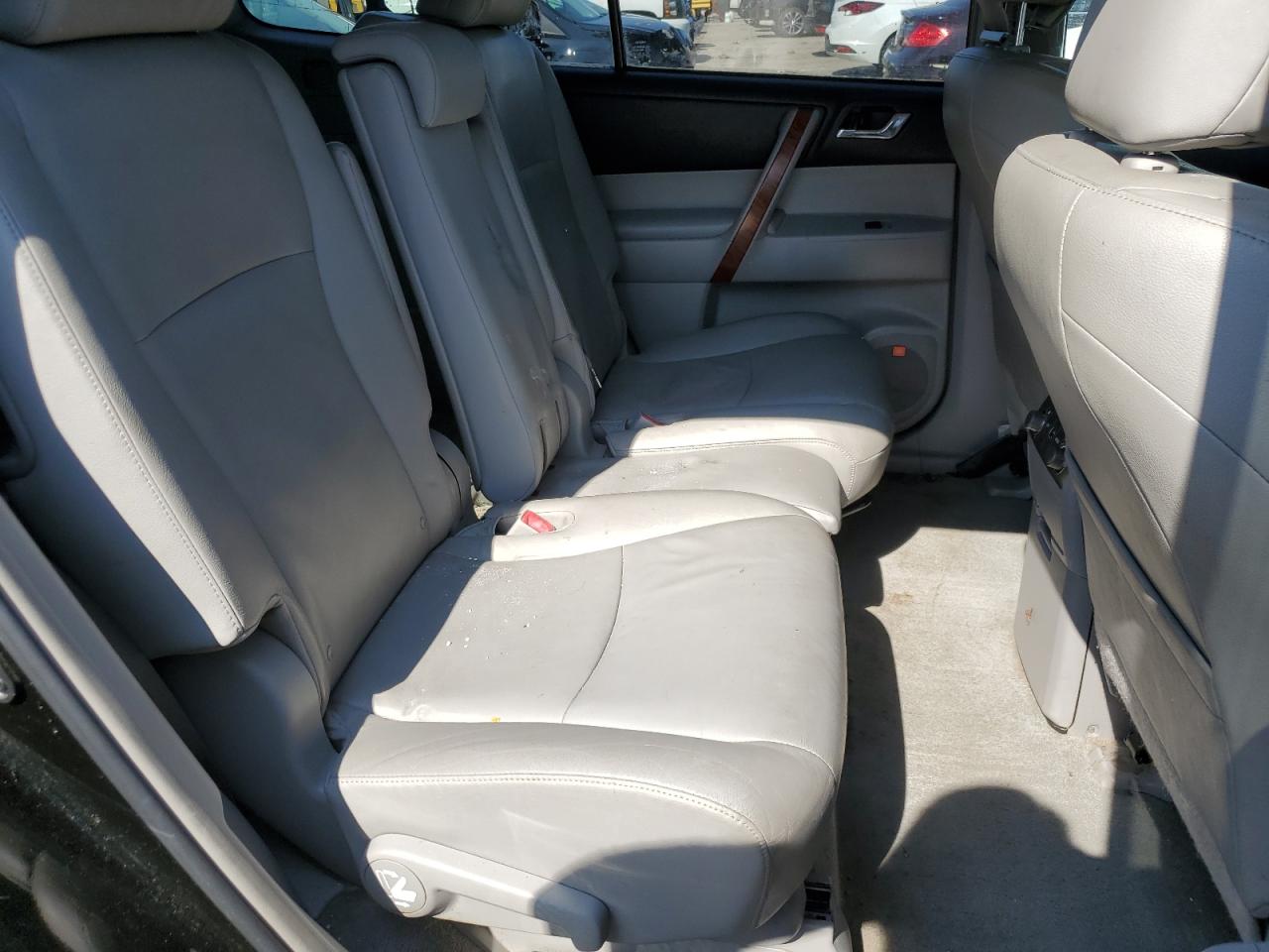 2008 Toyota Highlander Limited VIN: JTEDS42A882046101 Lot: 70296834