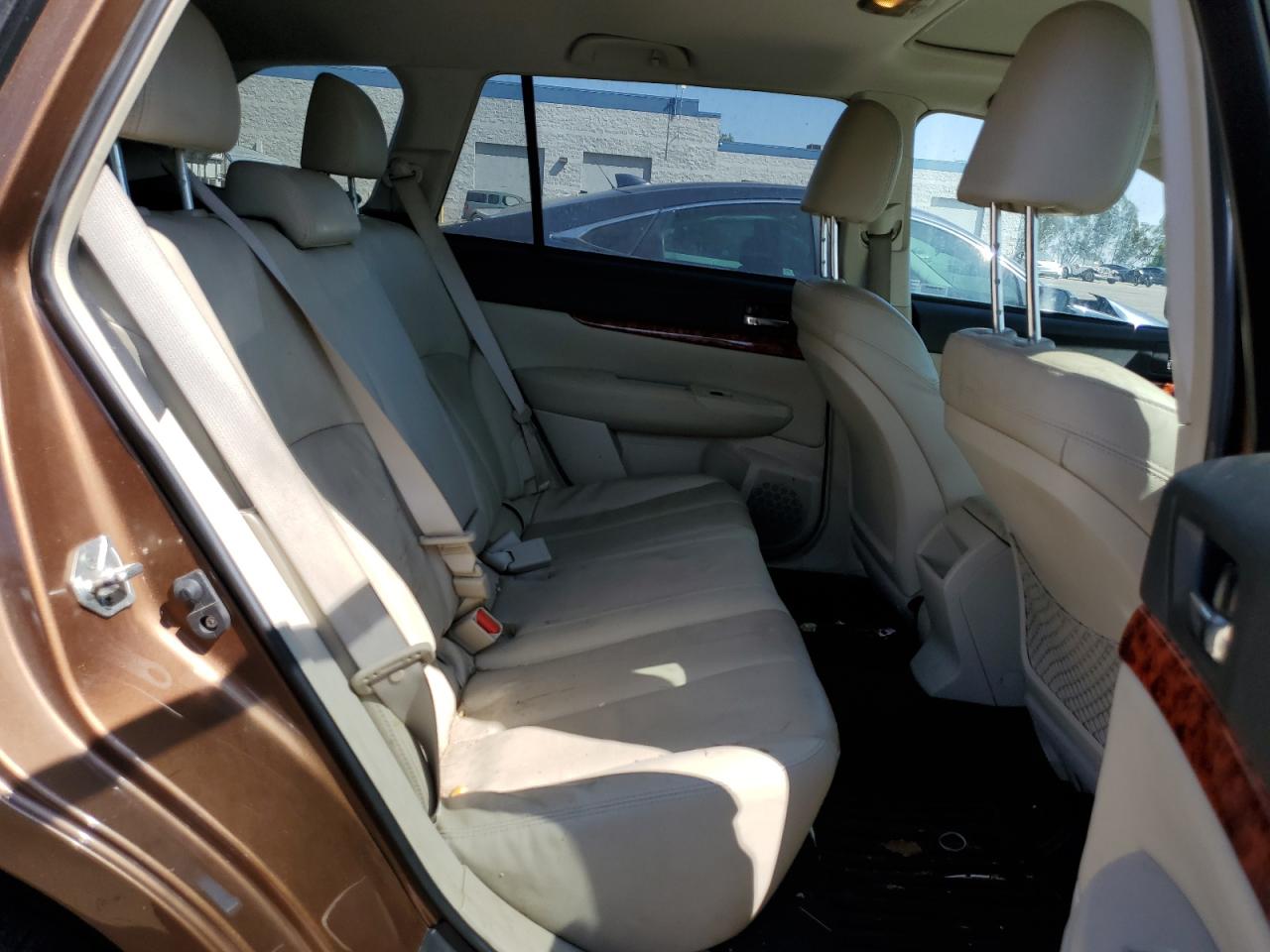 2011 Subaru Outback 2.5I Limited VIN: 4S4BRBKC3B3370969 Lot: 72015224