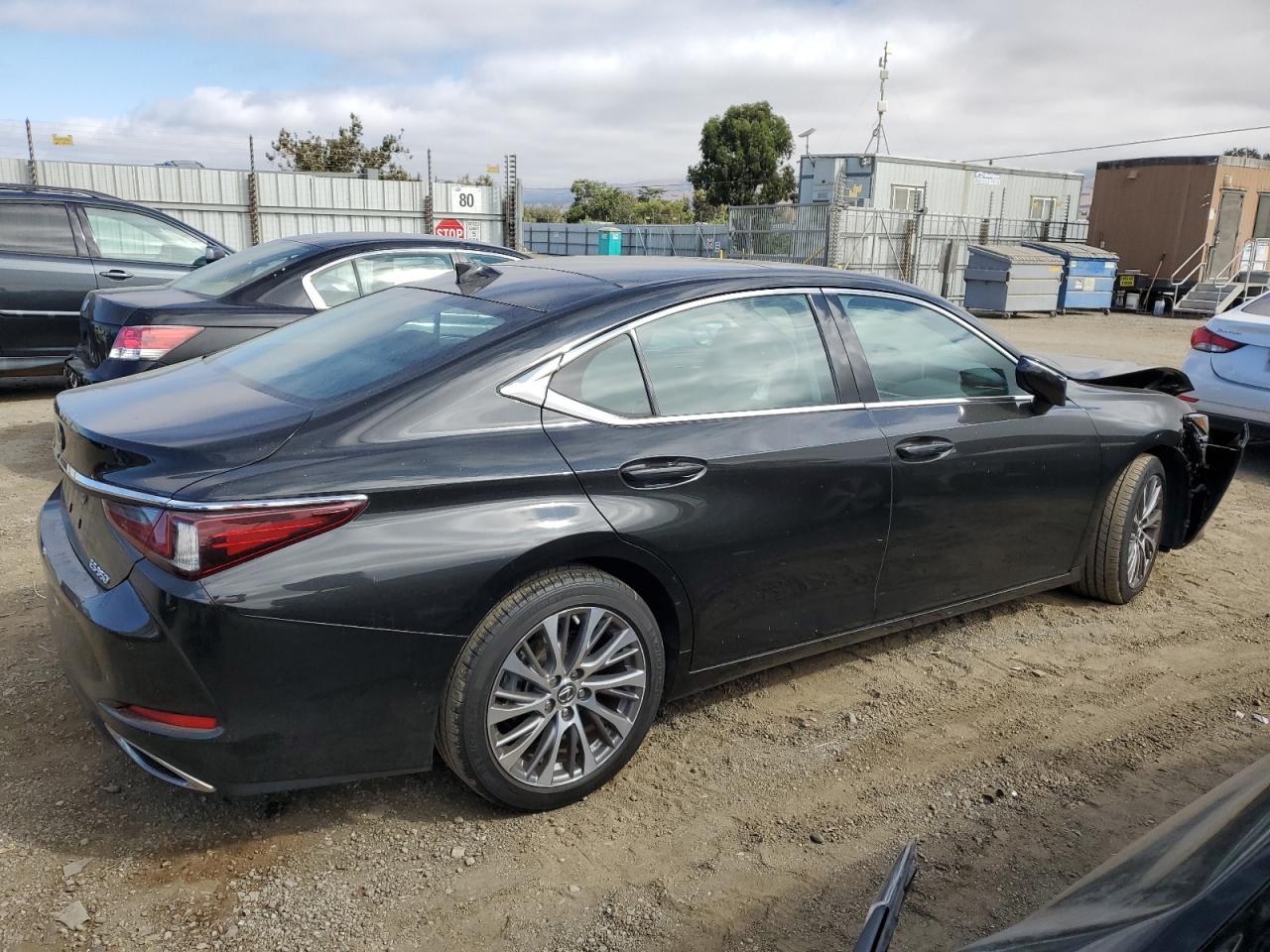 2019 Lexus ES - Image 3
