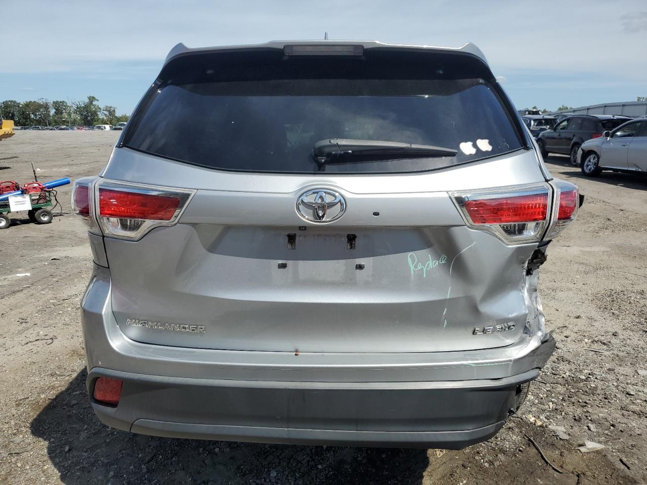 5TDBKRFH1GS327101 2016 Toyota Highlander Le