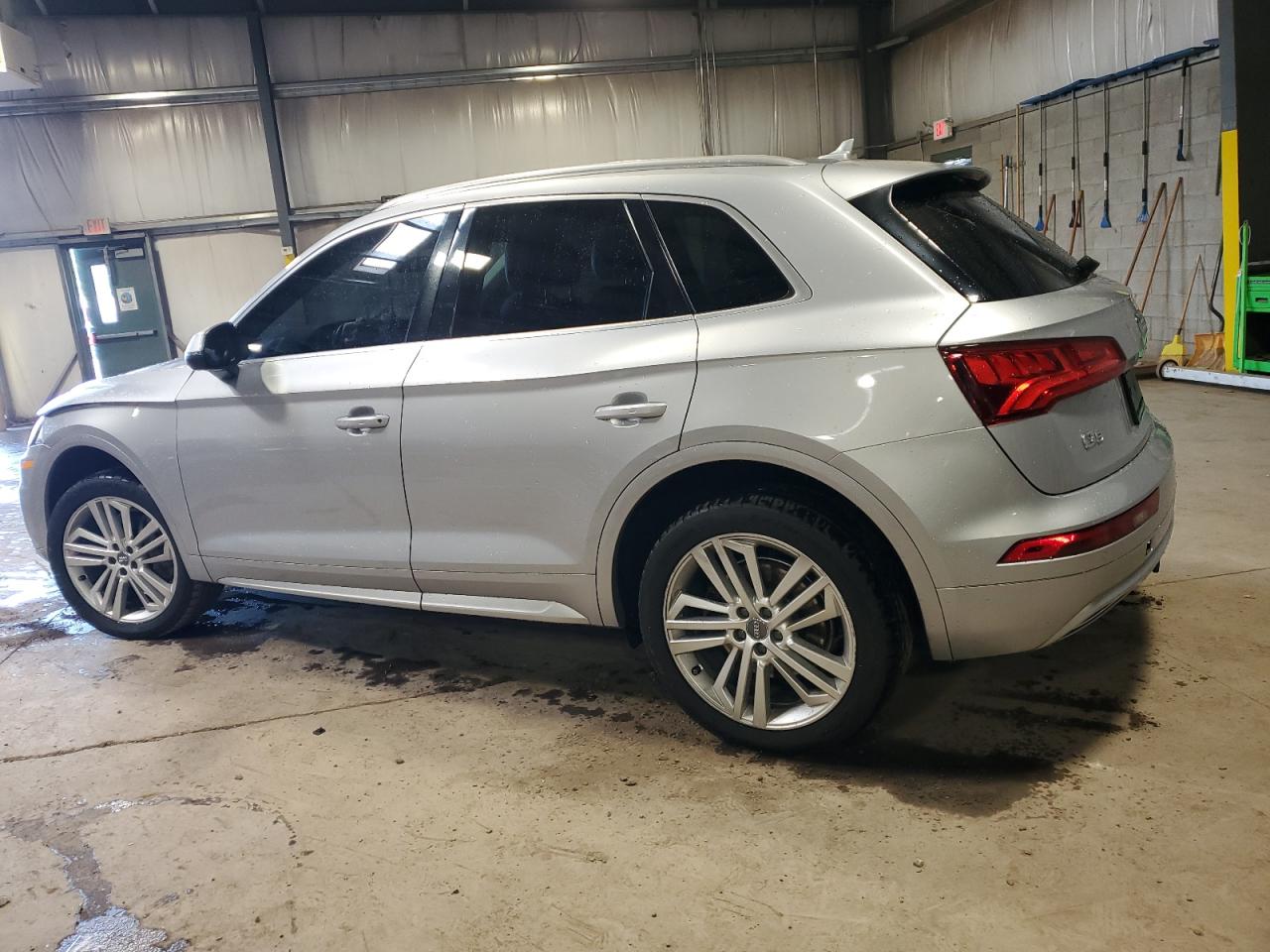 WA1CNAFY4J2142434 2018 AUDI Q5 - Image 2