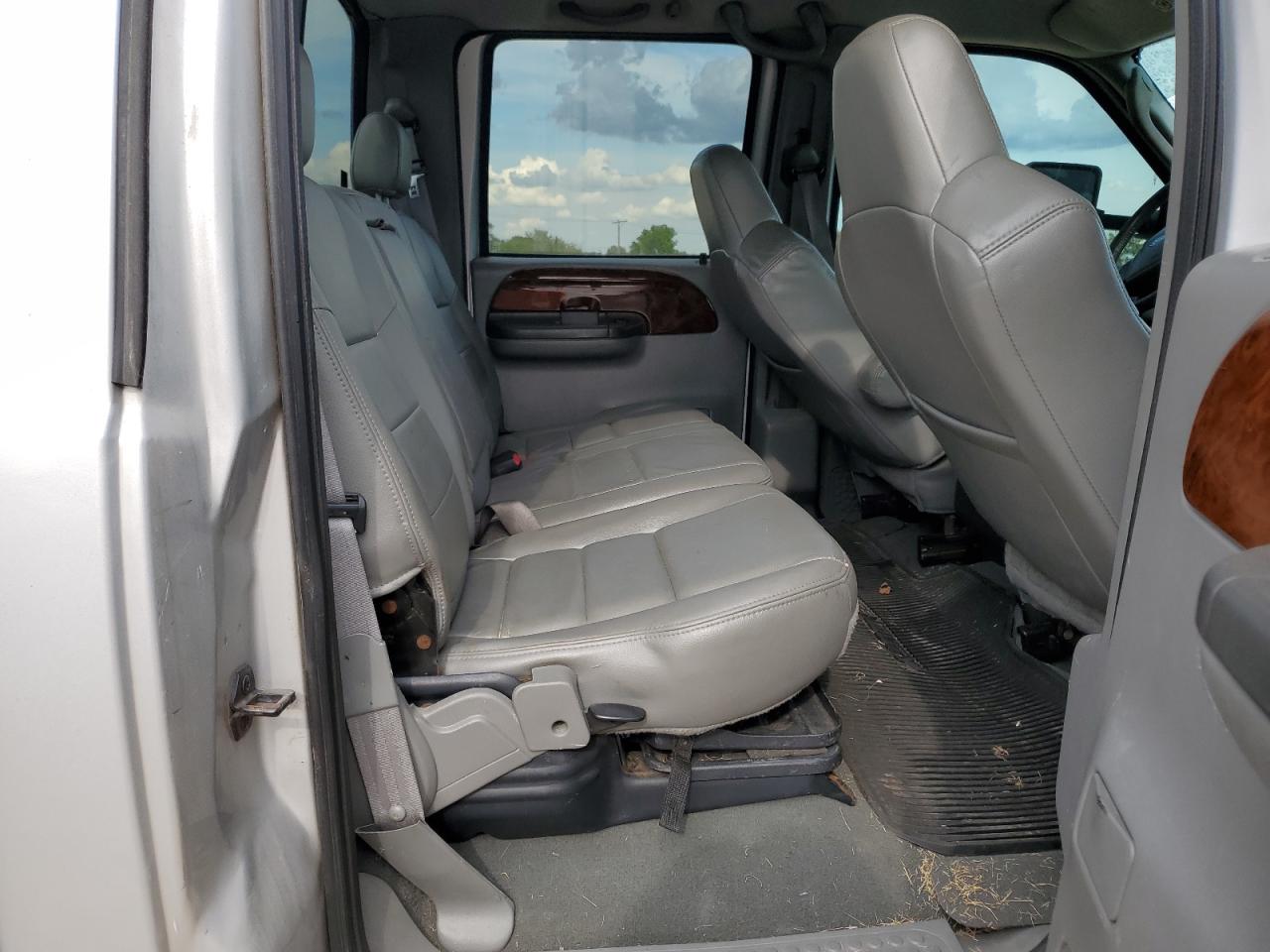 2004 Ford F250 - Image 11