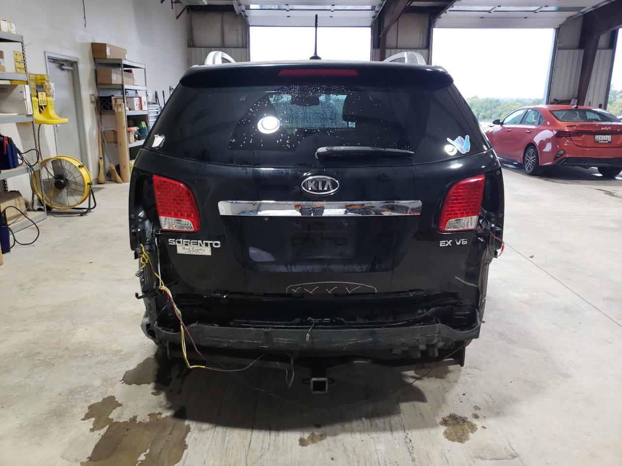 2011 Kia Sorento Ex VIN: 5XYKUDA2XBG001075 Lot: 71203294