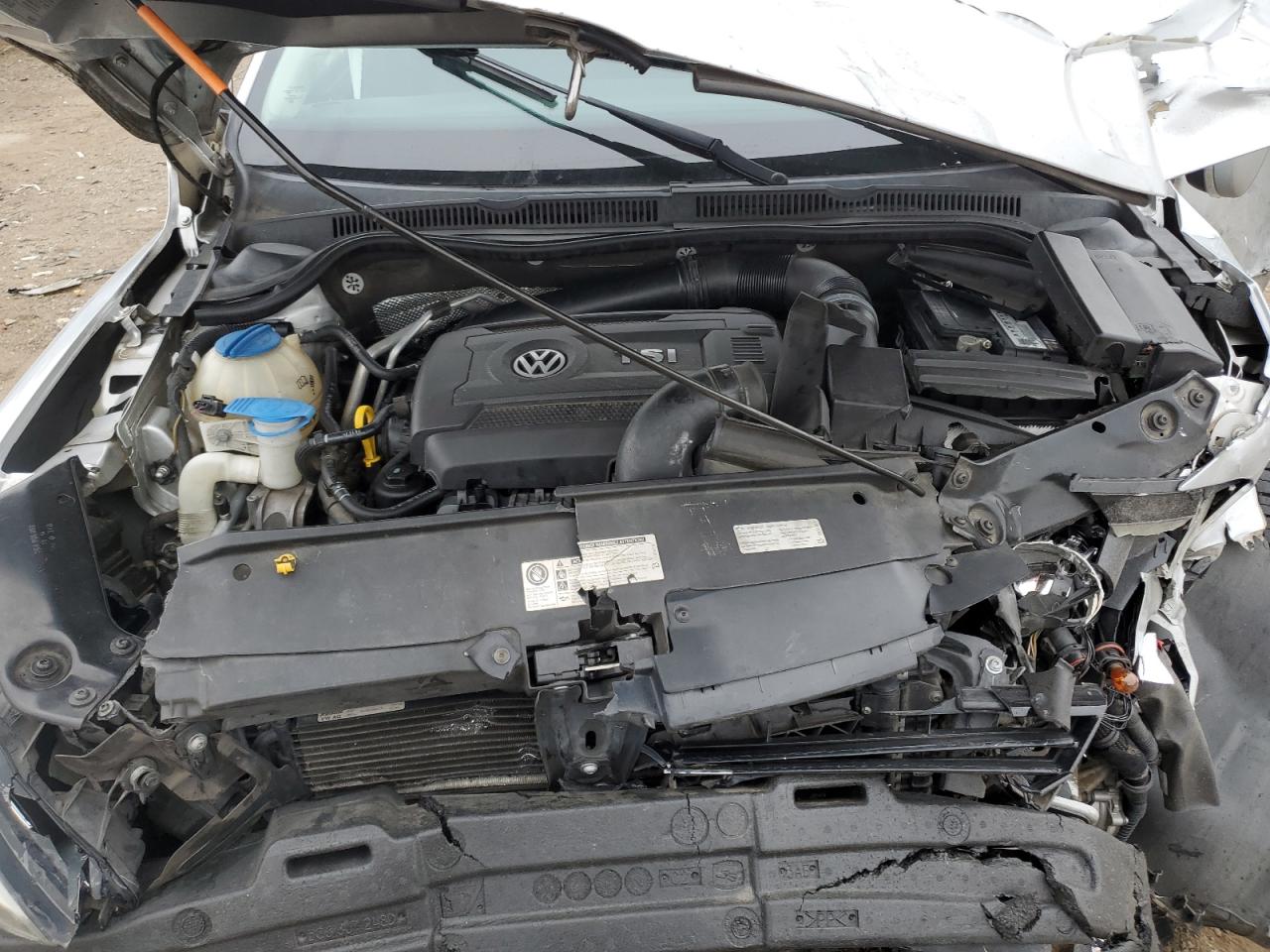 2014 Volkswagen Jetta - Image 12