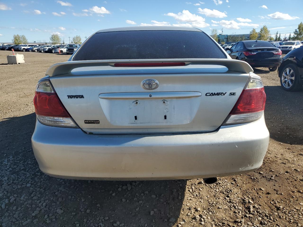 2005 Toyota Camry Le VIN: JTDBE32K453027718 Lot: 72598444