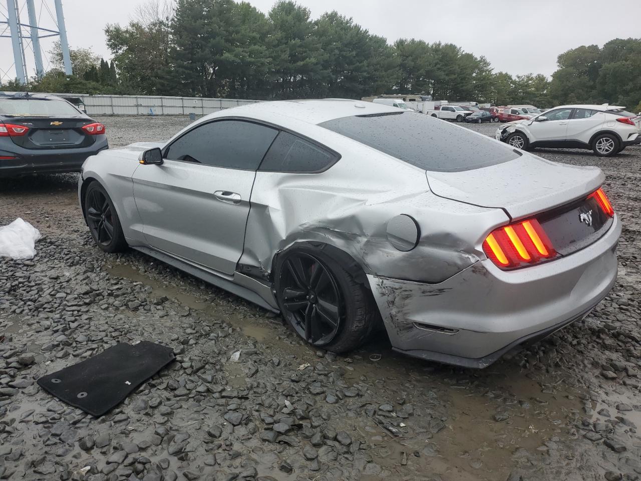 1FA6P8TH8H5275450 2017 FORD MUSTANG - Image 2