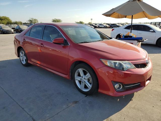  TOYOTA CAMRY 2014 Czerwony