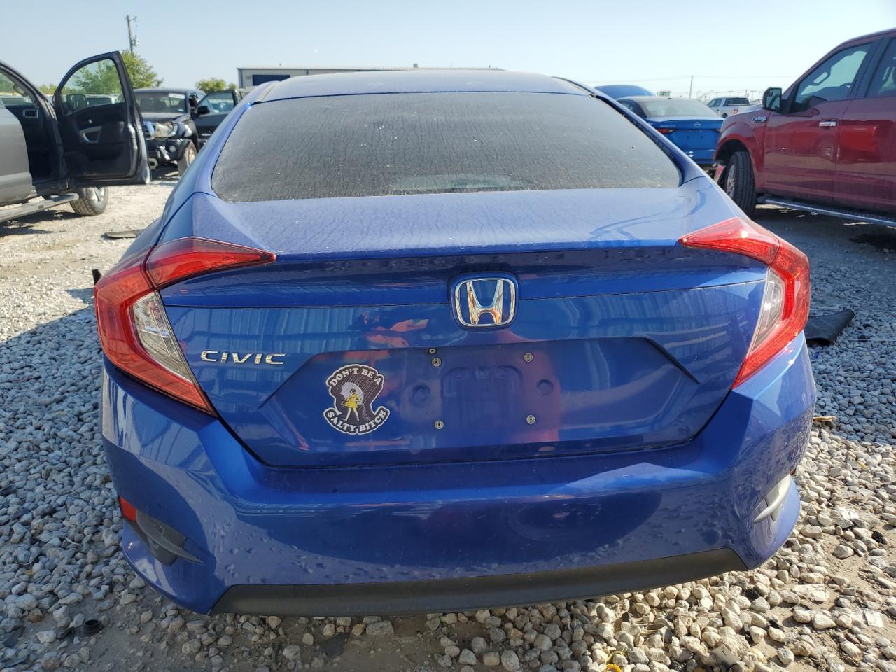 19XFC2F53JE003628 2018 Honda Civic Lx