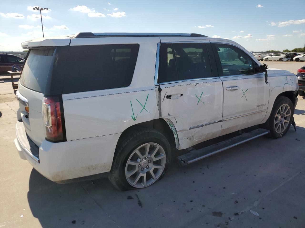 1GKS1CKJ0KR381817 2019 GMC Yukon Denali