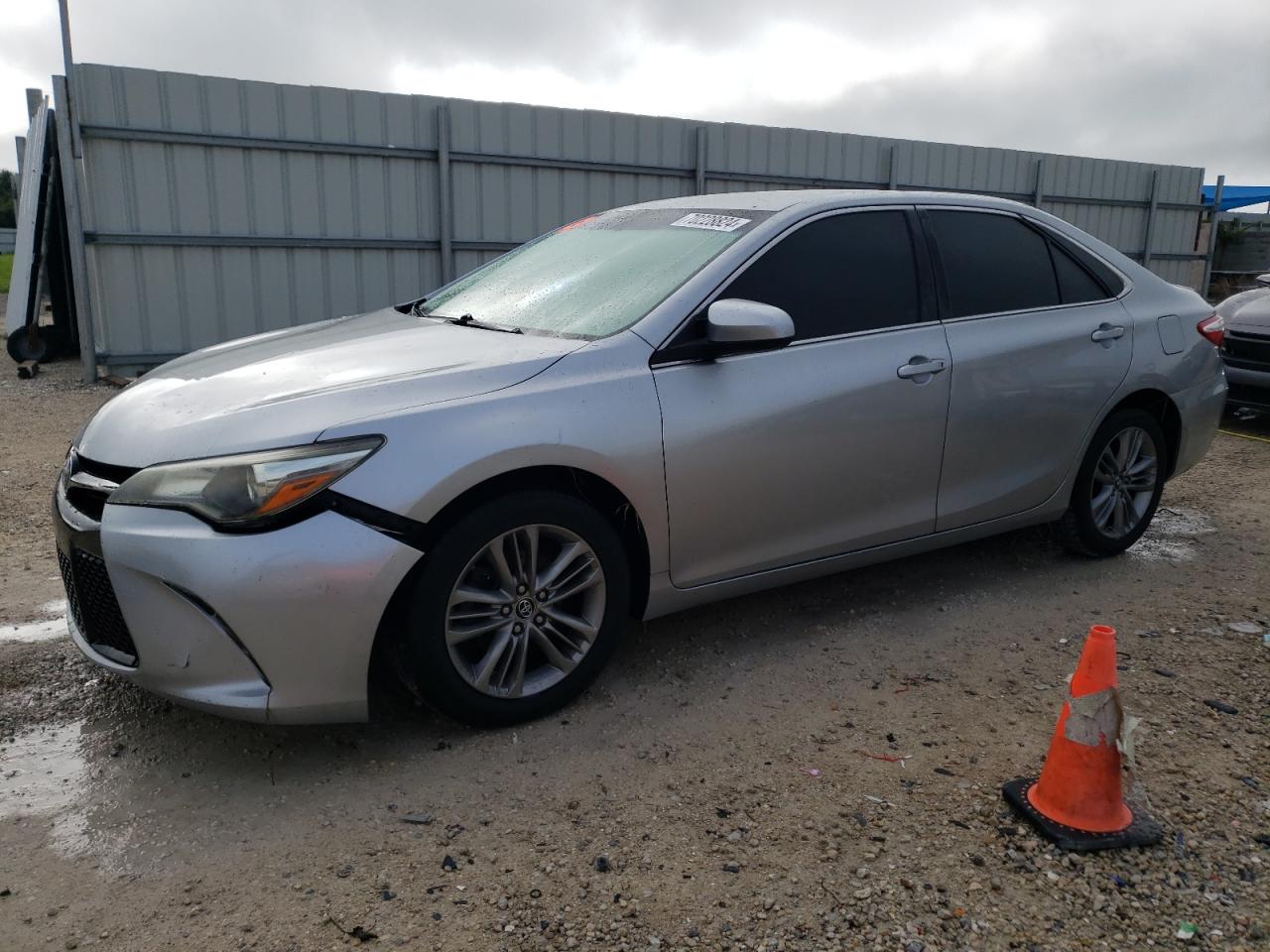 4T1BF1FK4GU523171 2016 TOYOTA CAMRY - Image 1