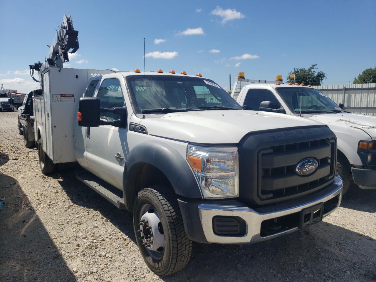 2015 Ford F550 - Image 4