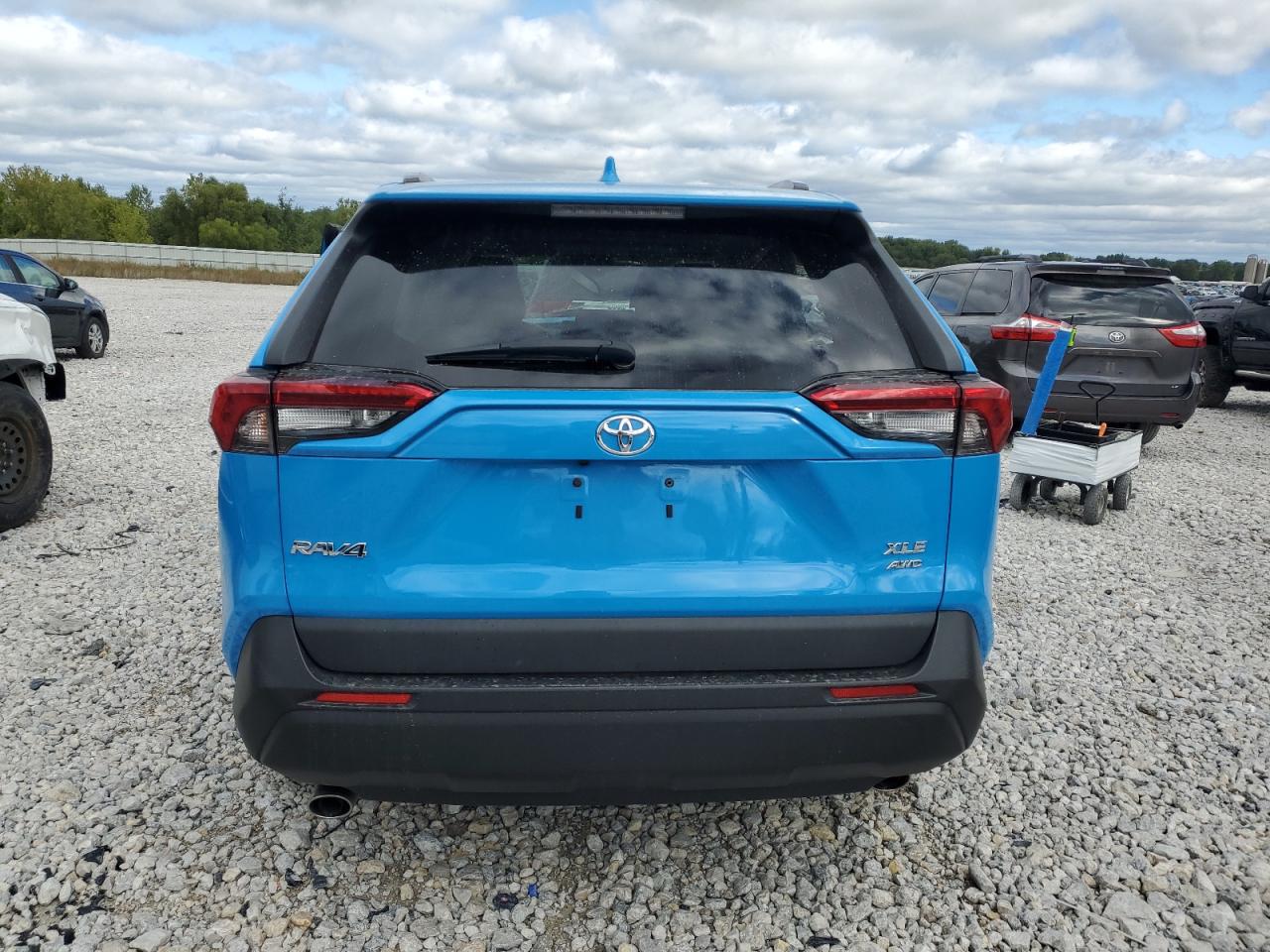 2019 Toyota RAV 4 - Image 6