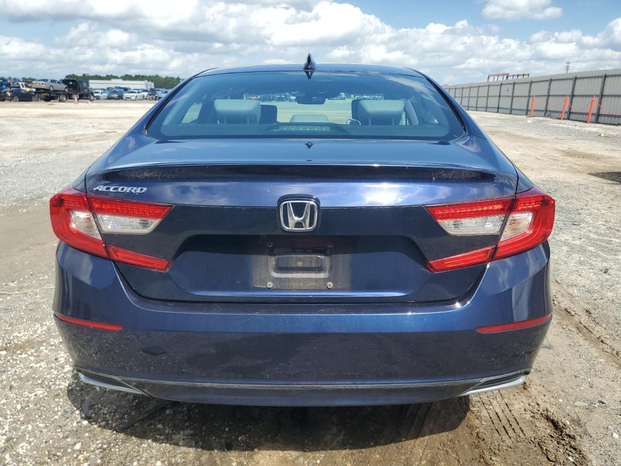 1HGCV1F52JA251722 2018 Honda Accord Exl