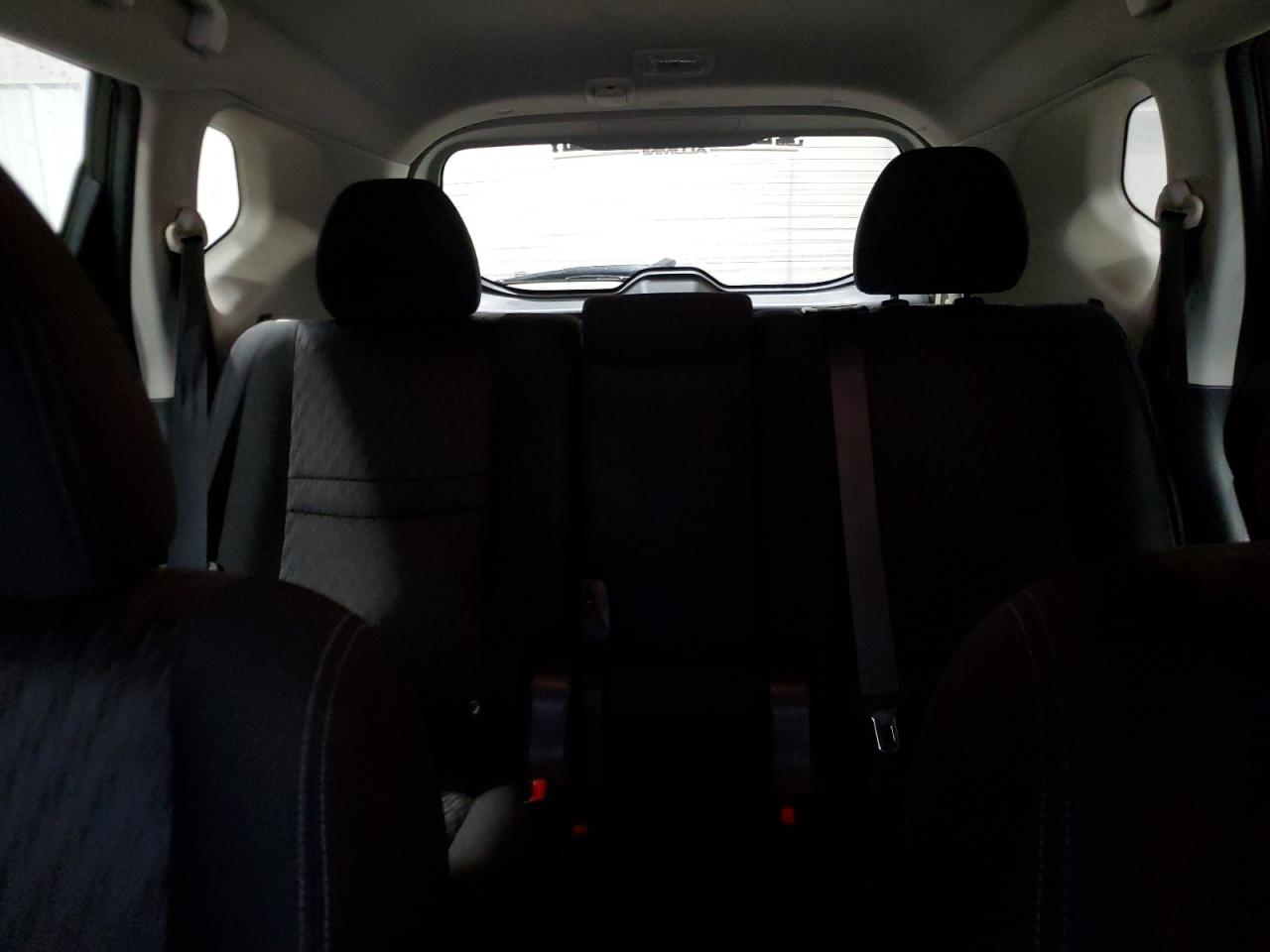 2017 Nissan Rogue - Image 10