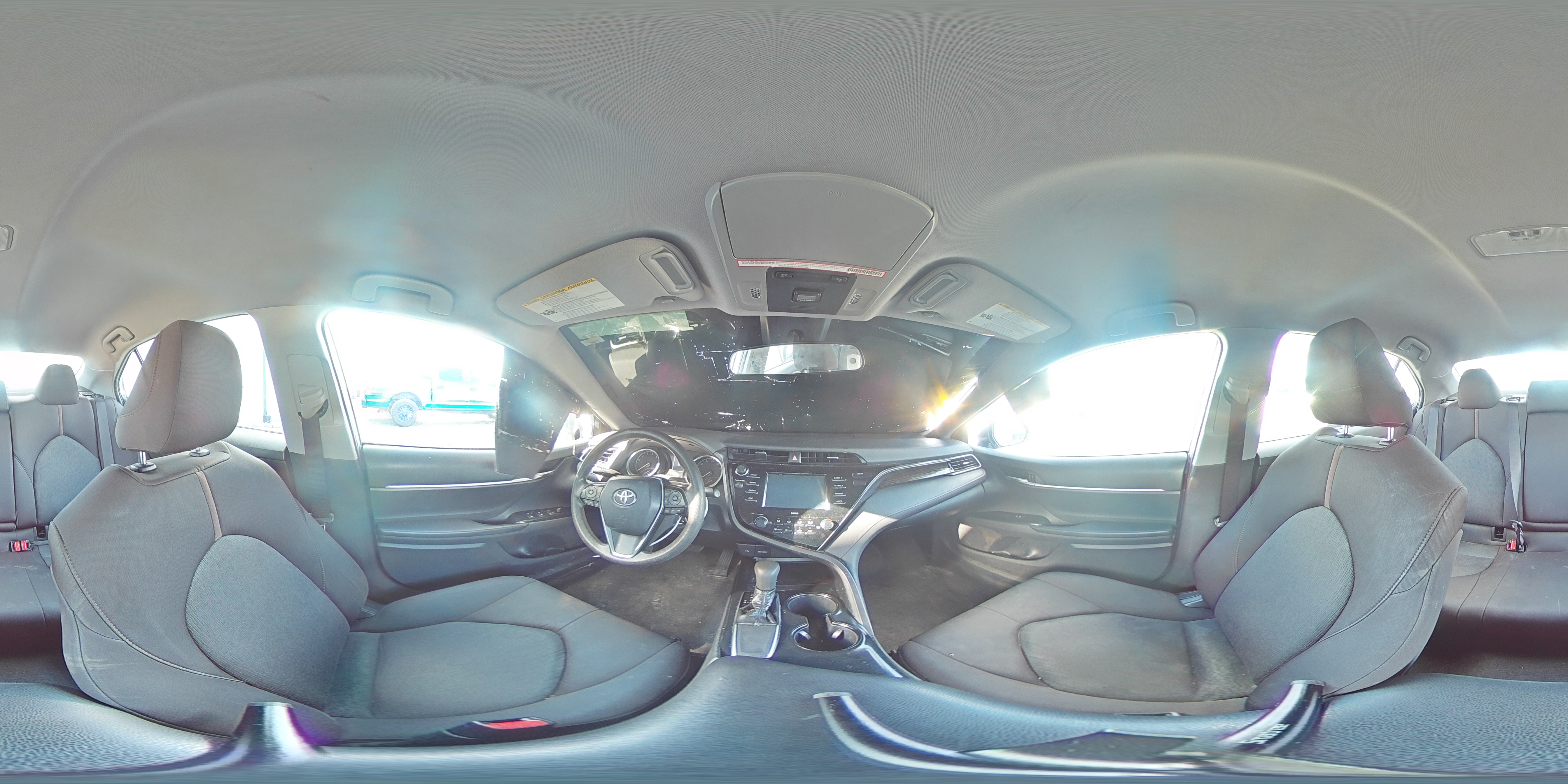 2020 Toyota Camry - Image 15