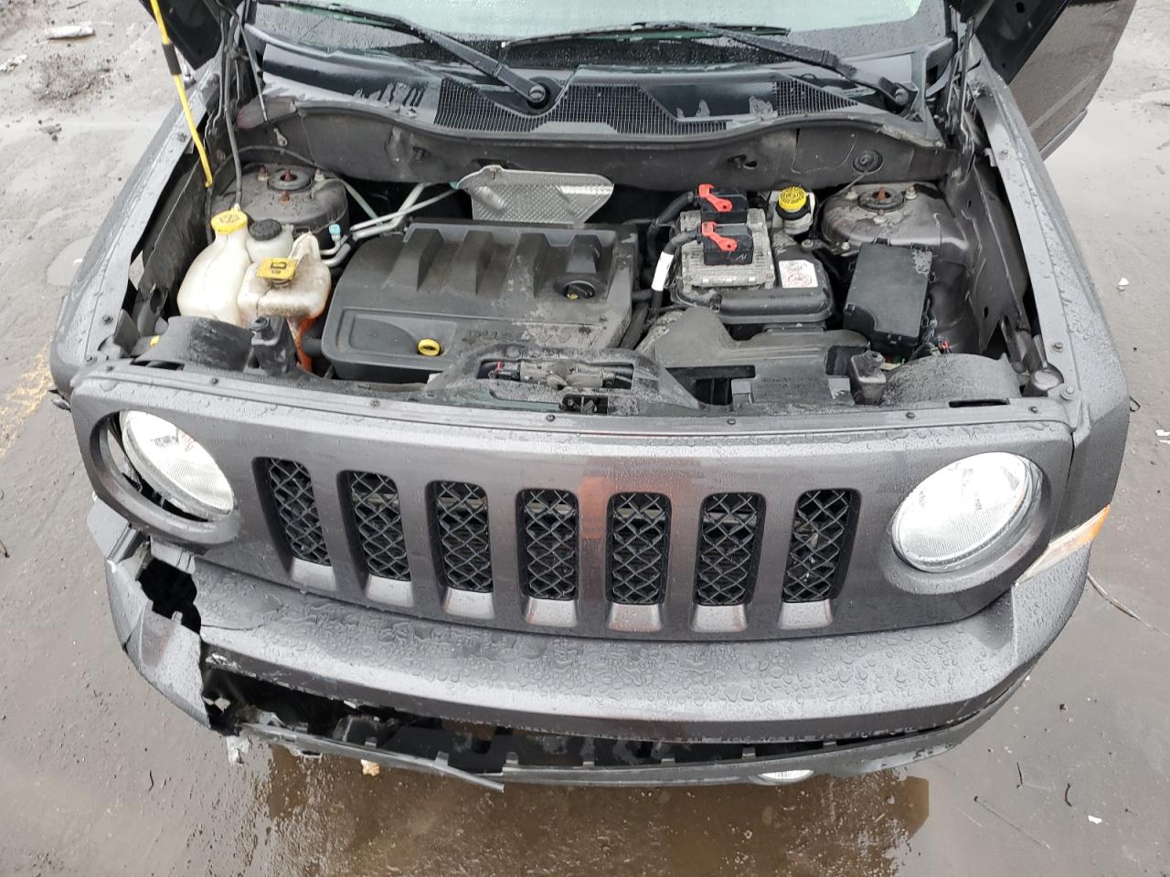 2015 Jeep Liberty (Patriot) - Image 13