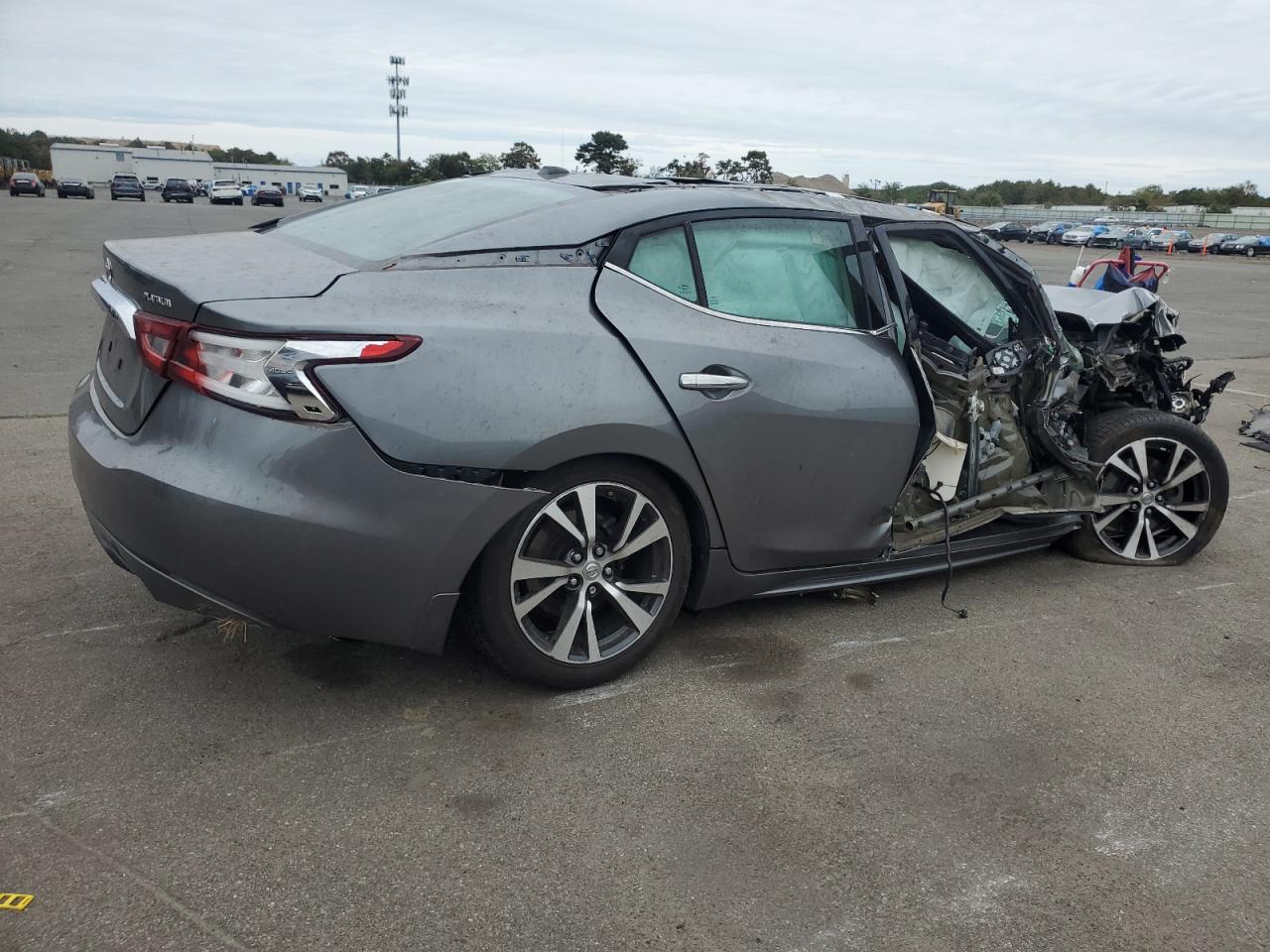 2016 Nissan Maxima - Image 3